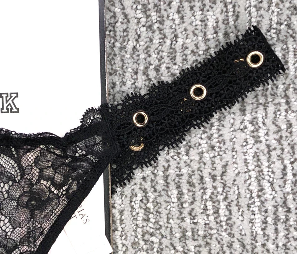 Victoria’s Secret NWT Very Sexy Large Black V String Thong Panty Rose Lace Metal