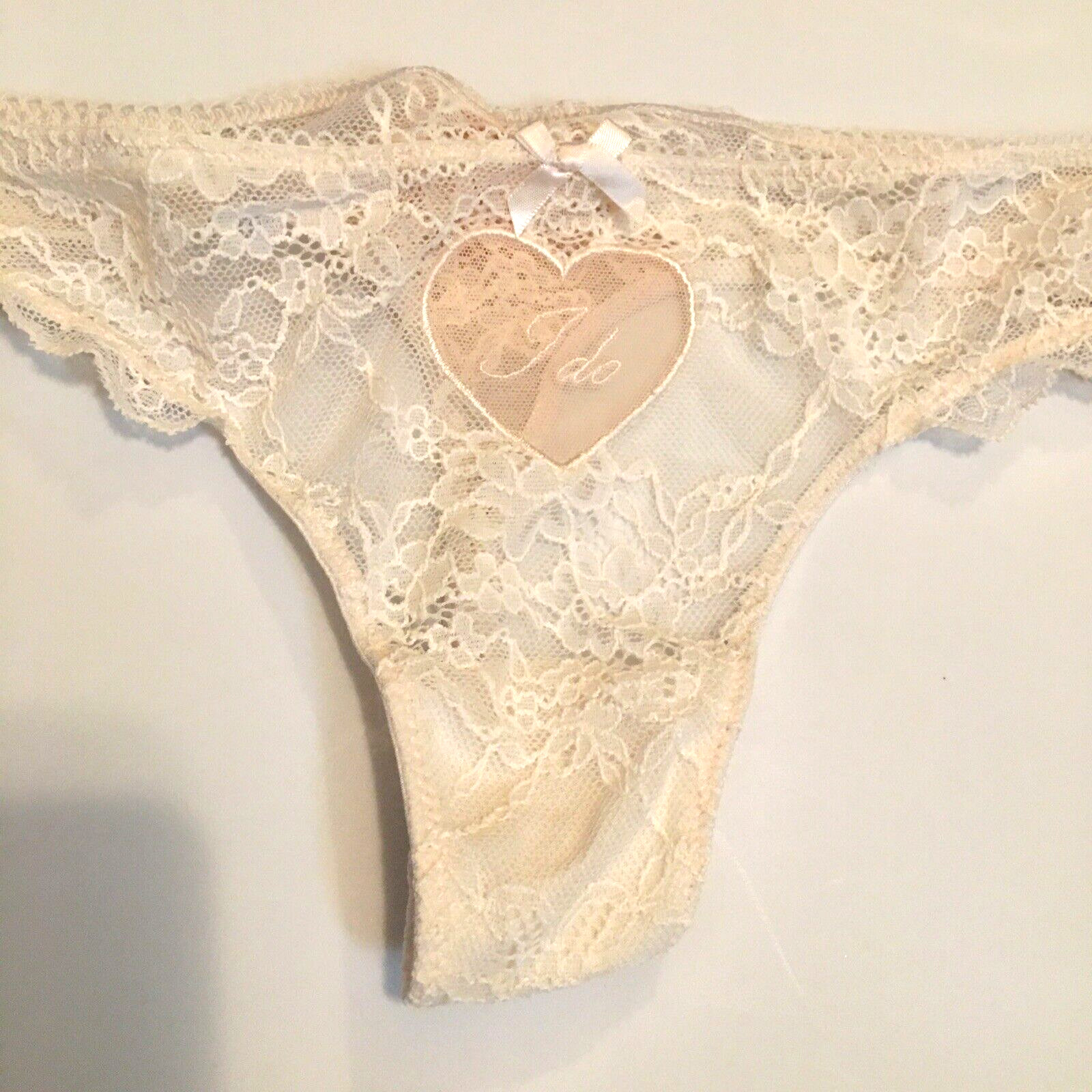 Victorias Secret Dream Angels “I Do” Ruffle Thong Size S Lace Soft White Heart
