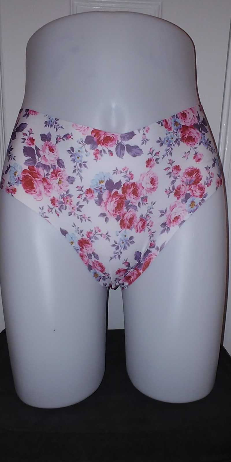 So 3-Pack Women’s Soft Breathable Floral Print Panties – Large