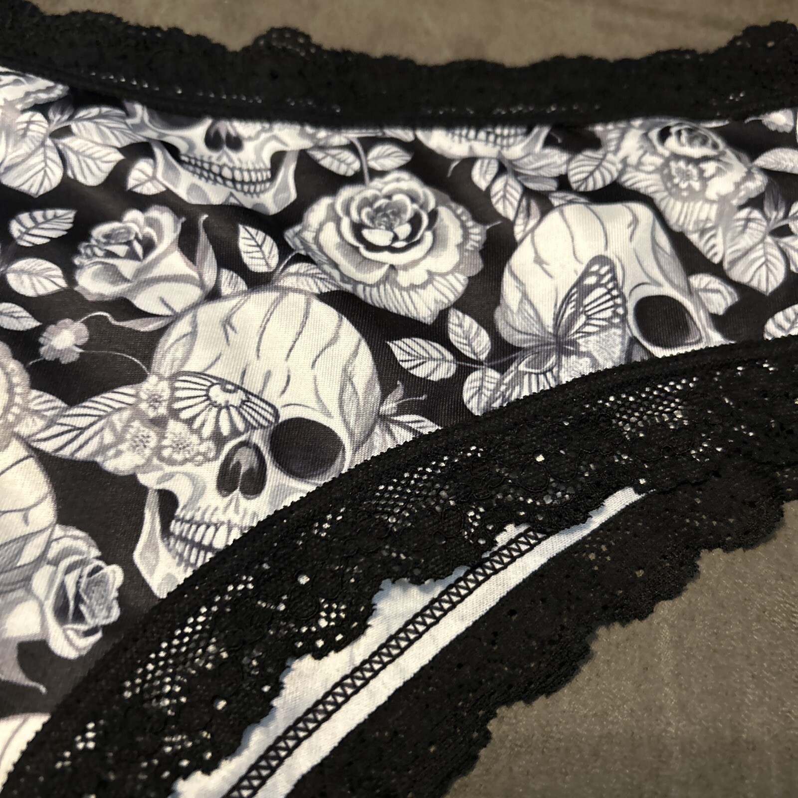 Morvia 3pk lace trim Skater goth Emo panties S skulls stars Santa Hat Lingerie