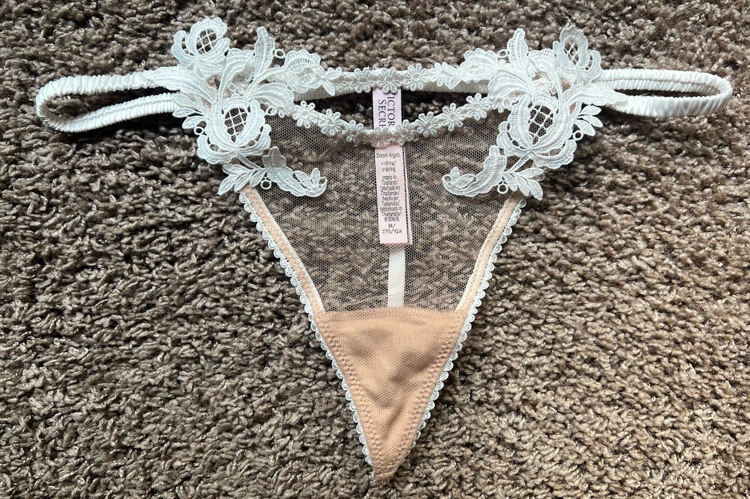NWT Victoria’s Secret Dream Angels Embroidered Floral Mesh V String Panty Size M