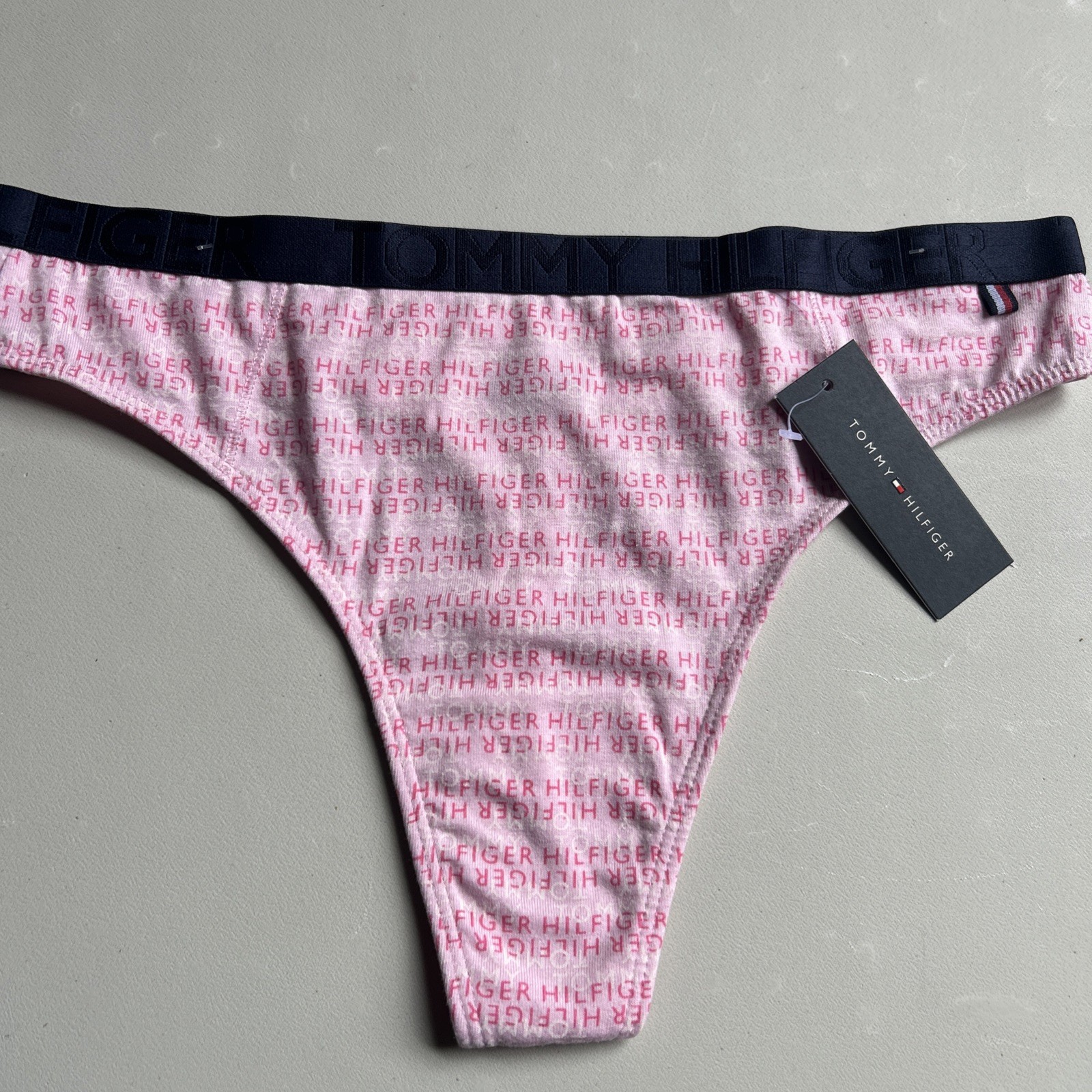 New Tommy Hilfiger Women’s Thong Underwear Size M Pink Logo Panty