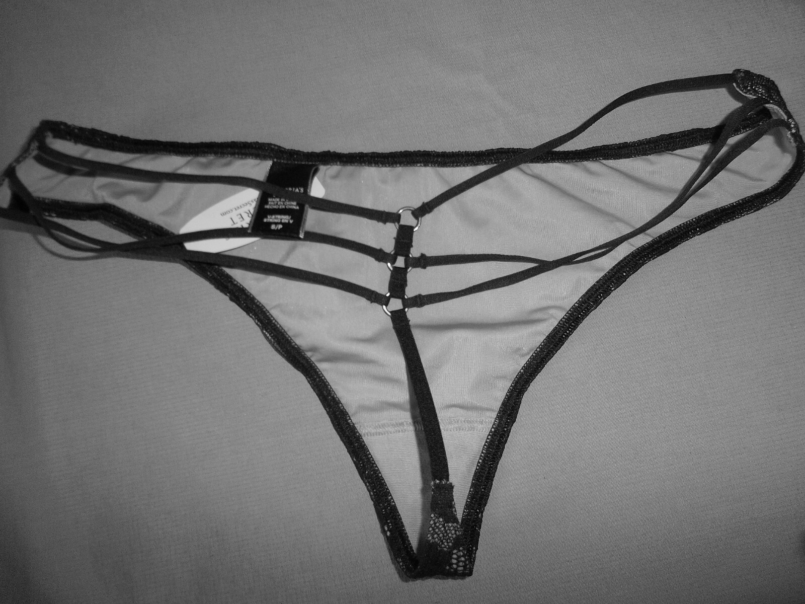 NWT VICTORIA’S SECRET V-String Thongs Black Lace 3-String PANTIES S/P