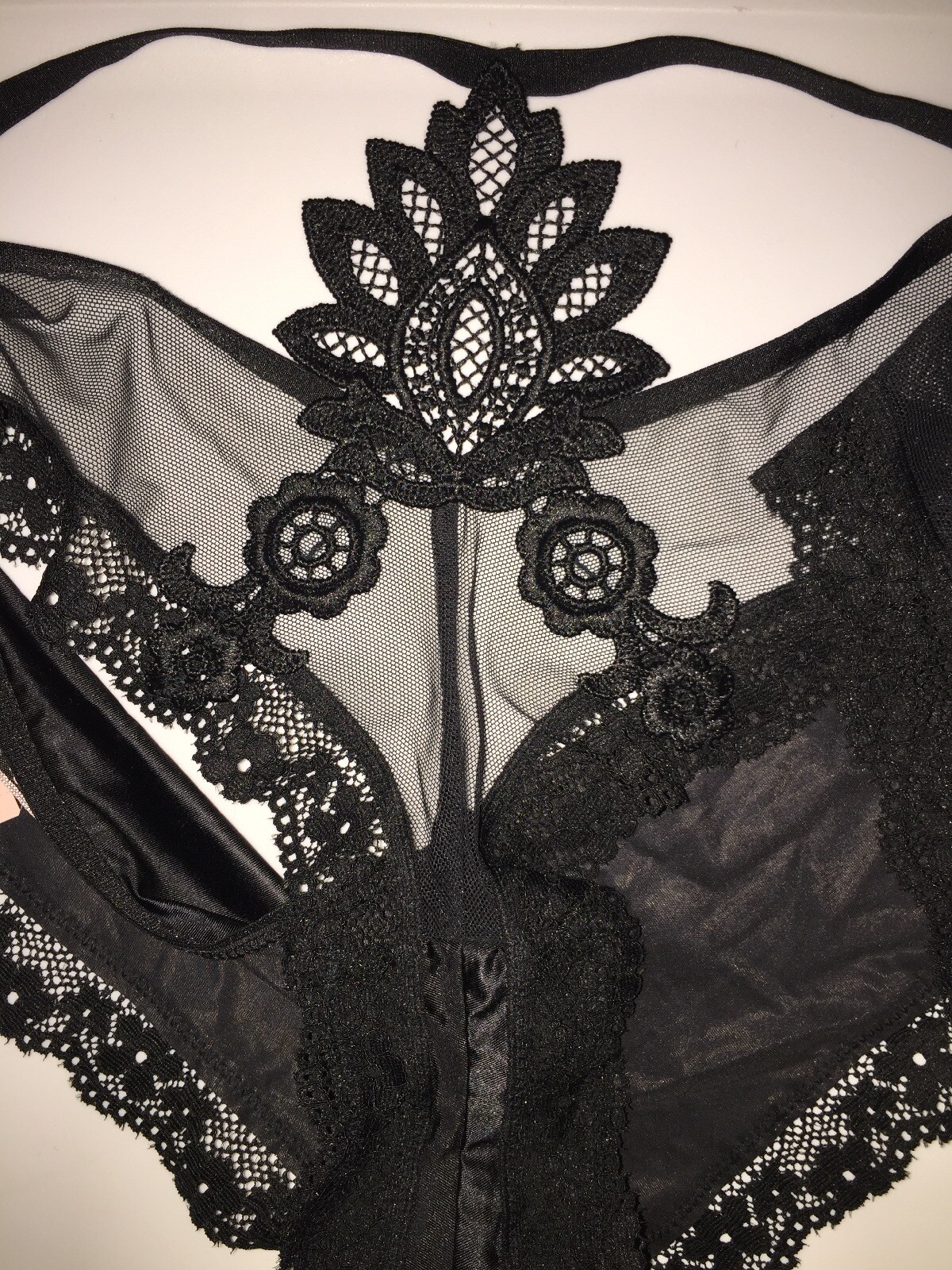Victorias Secret Black Lace Applique Cheeky Panties Size M Very Sexy Sheer Back