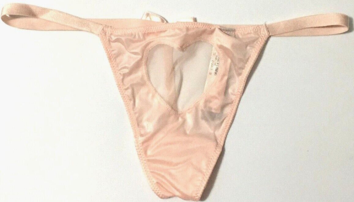 Victoria’s Secret Very Sexy Pink V-String Thong Panty Size S Heart Cut-Out NWT