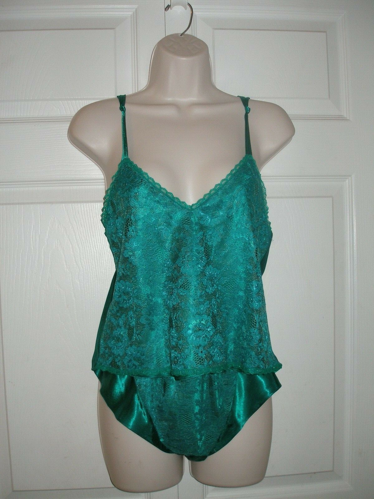 Victoria’s Secret Women’s Vintage Teal Green Medium Sleepwear Set Top & Panties