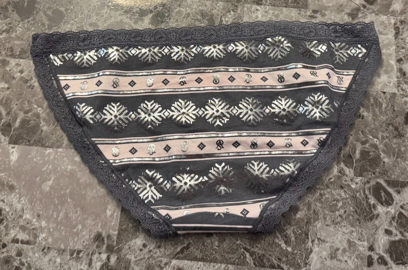 NWT VICTORIA’S SECRET S PINK SILVER SNOWFLAKE LACE RARE STRING BIKINI PANTIES