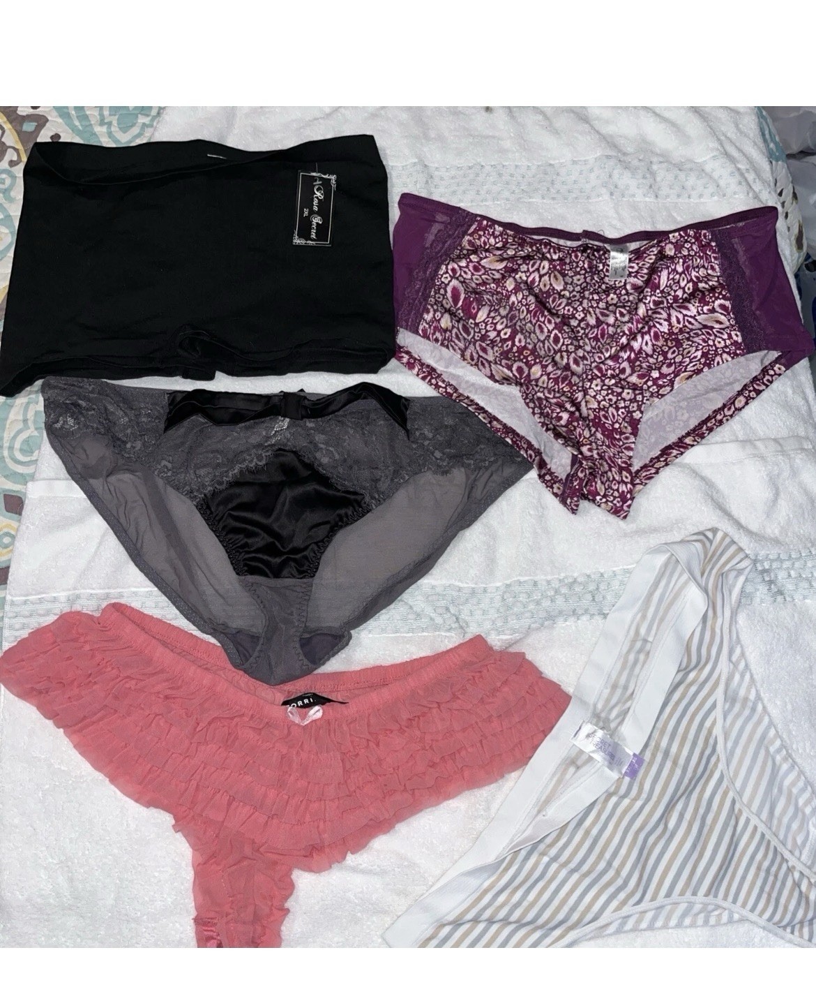 Multi Style Panties Seamless Lace Size 9 2X Lot Of 5 See Tags Peek At Designers