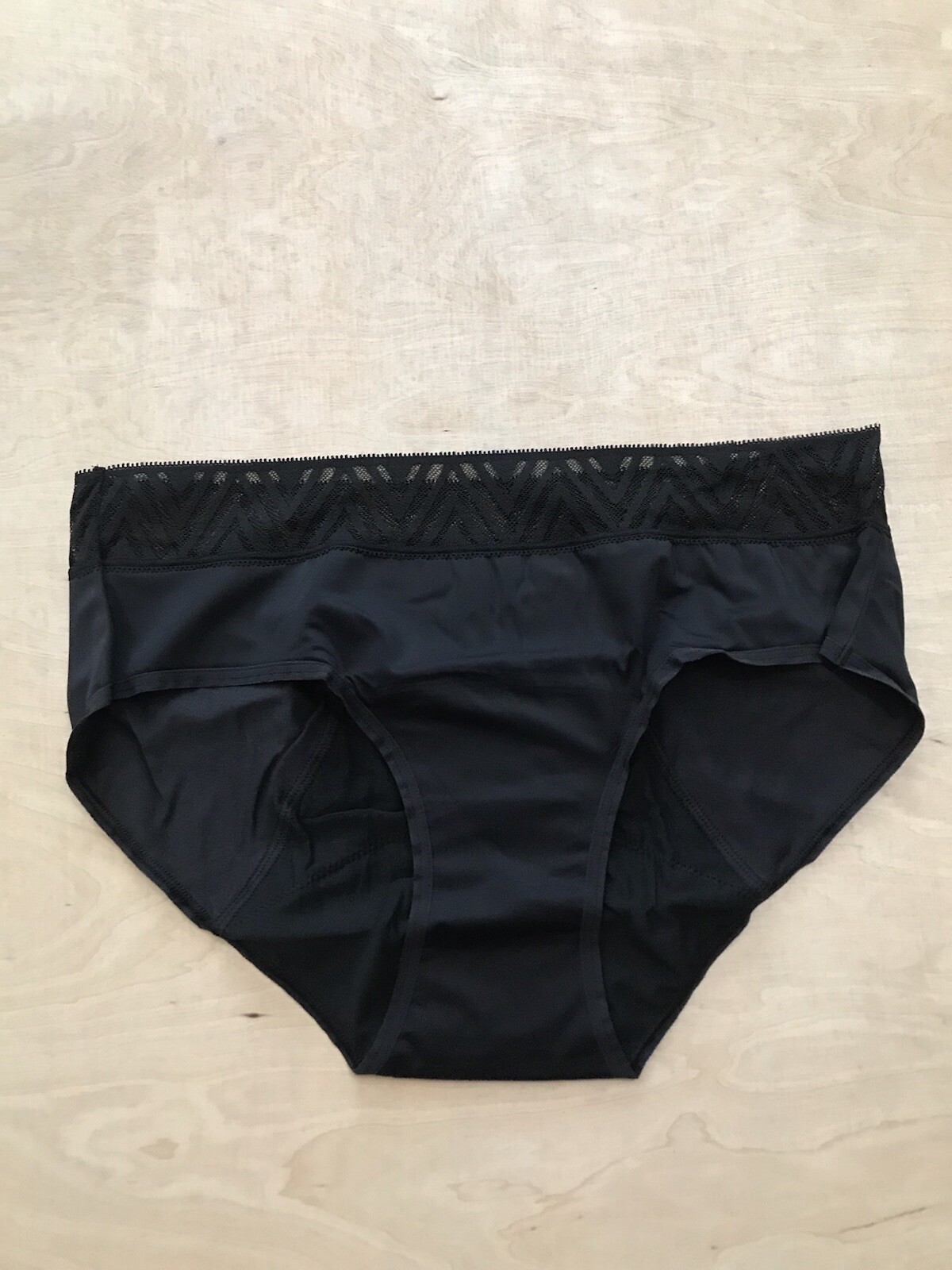 Thinx Hiphugger Leakproof Period Panties Size L Black NWT