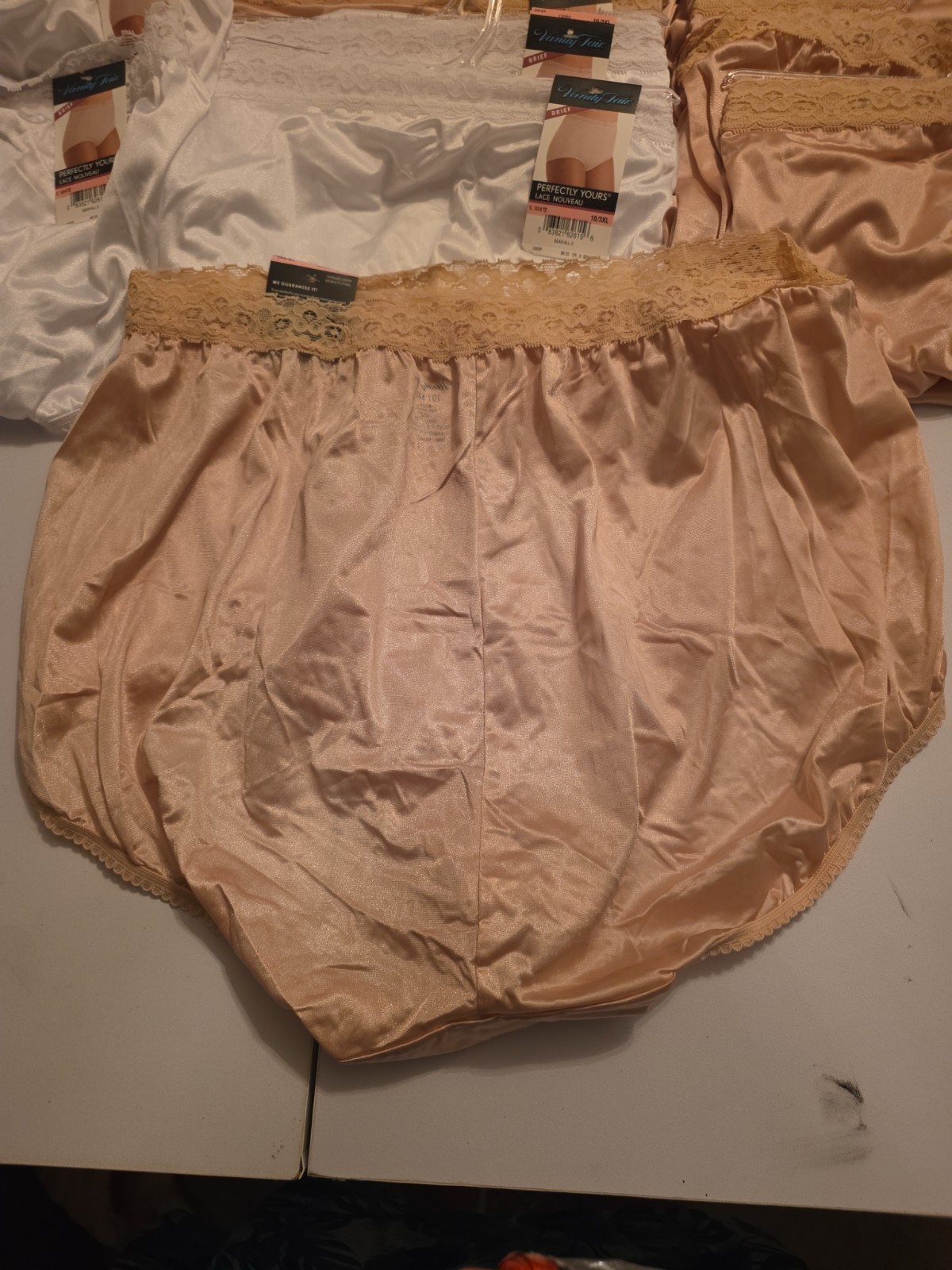 VanityFair “Perfectly Yours” Lace Nouveau Brief Panties 10/3XL Lot Of 3