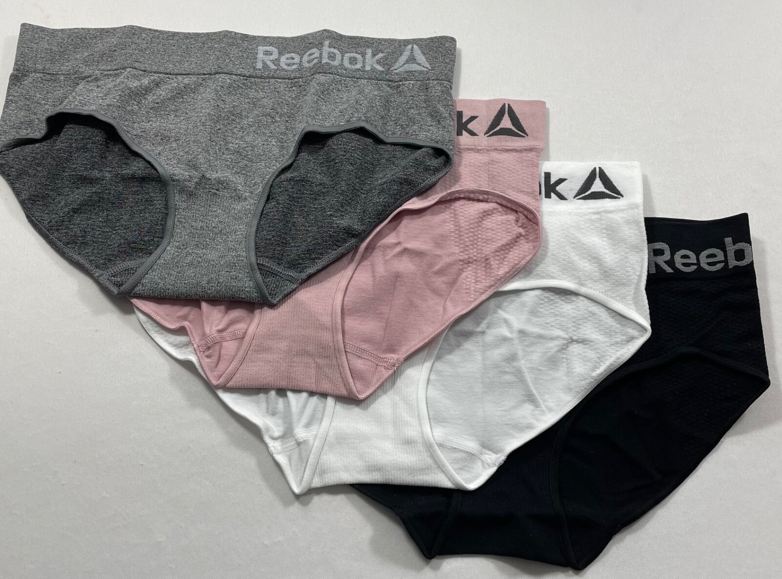 REEBOK SEAMLESS PERFORMANCE TRAINING HIPSTERS 4-PACK