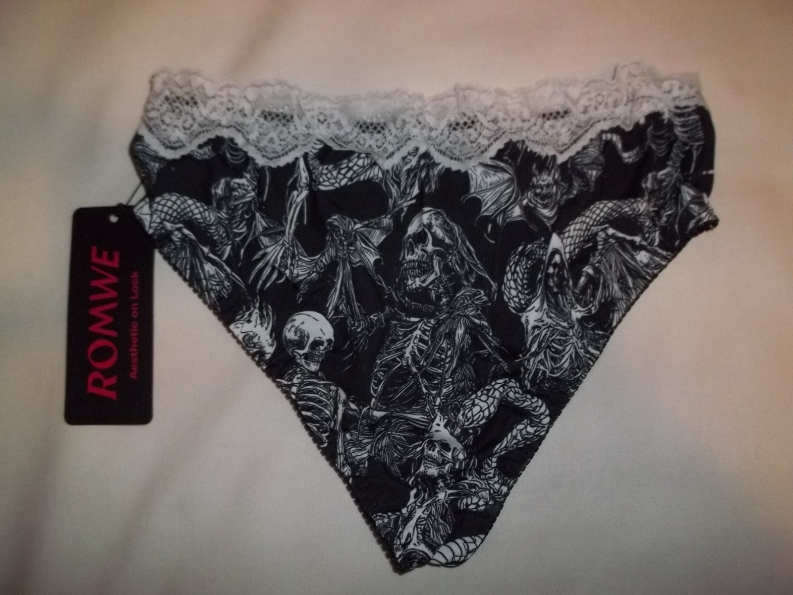 Romwe lace waist skeleton/bat/snake print hi-leg cheeky panties XS S black nwt