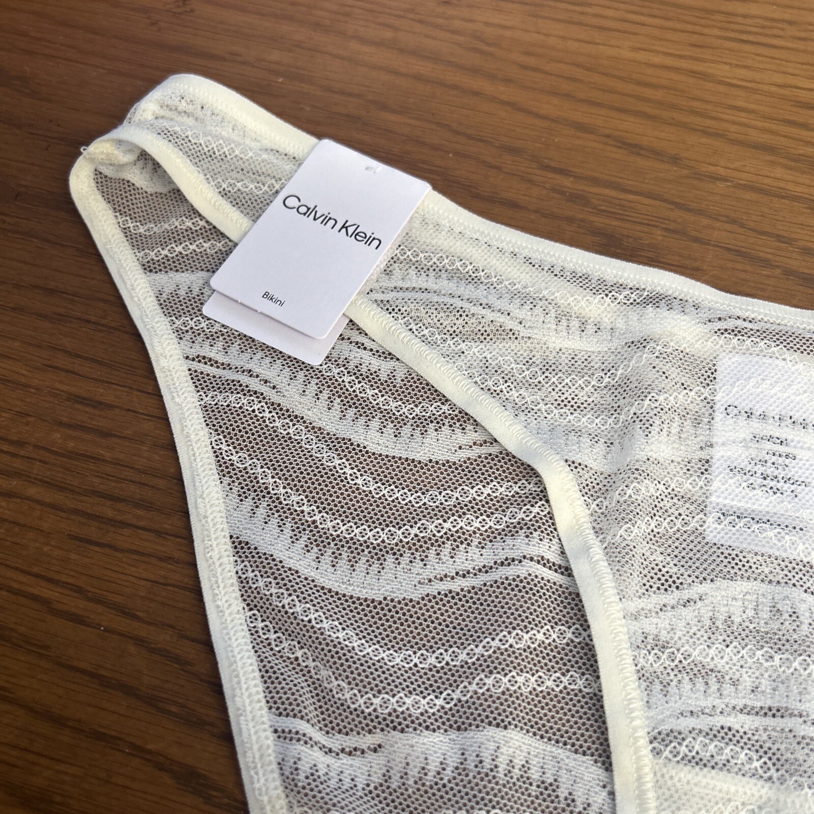 === Calvin Klein Size (MEDIUM) ALLOVER LACE BIKINI QD3972-100