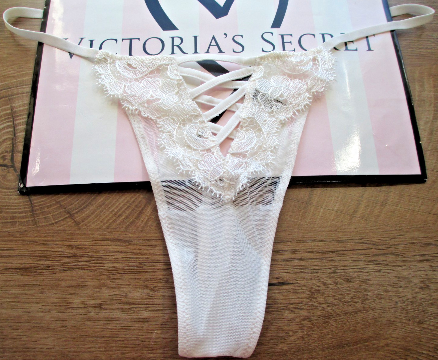 VICTORIA’S SECRET DREAM ANGELS Thong Panty M L Coconut White NWT Lace VS