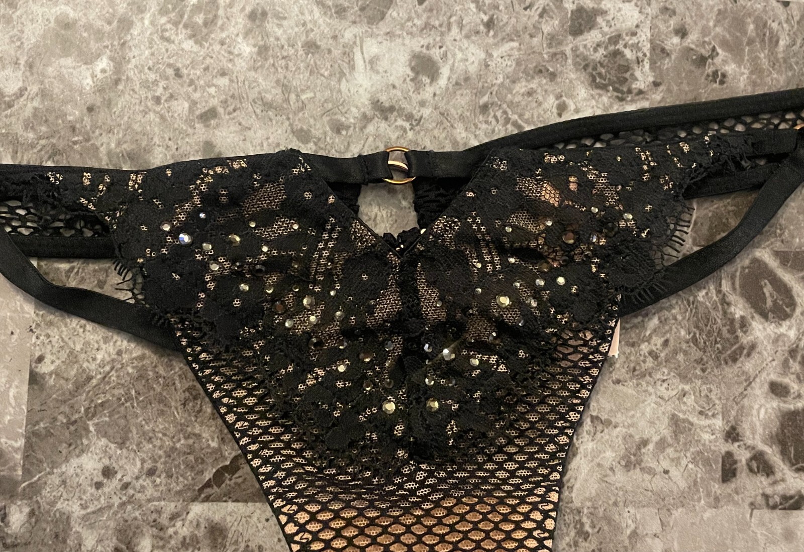 NWT VICTORIA’S SECRET MEDIUM BLACK RHINESTONE FISHNET LACE RARE THONG PANTIES
