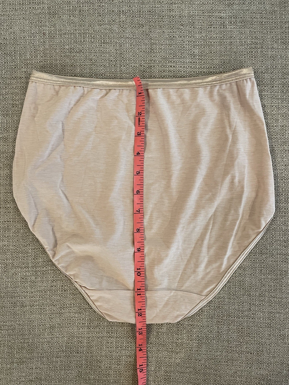 Vanity Fair Illumination Briefs Panties Women’s US Size 7/L Rose Beige NWOT