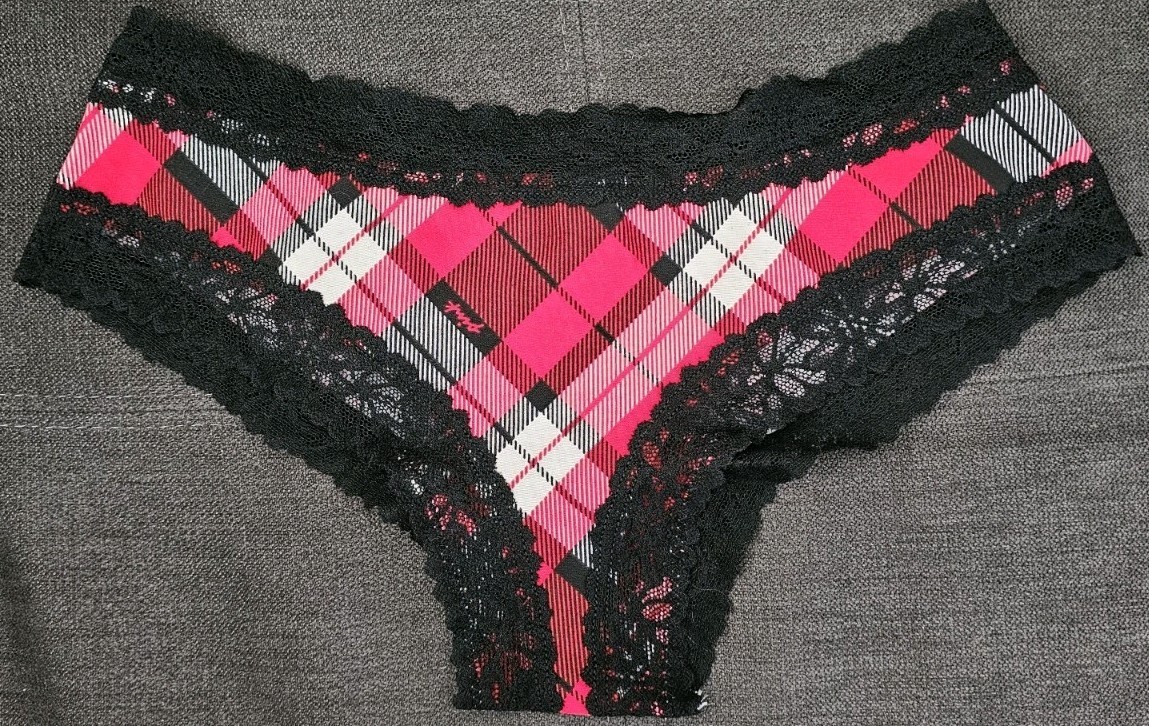 Victoria’s Secret PINK Lace Trim Cheekster Panty M Red Black White Plaid NEW NWT