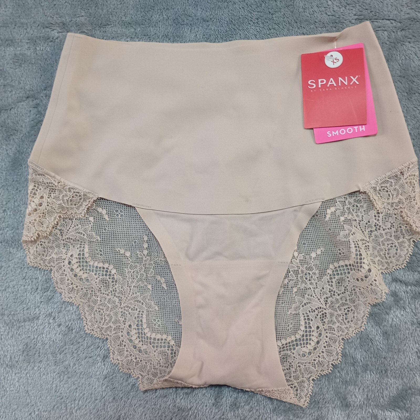 Spanx Undie-tectable Lace Cheeky Brief Sz XS Soft Nude Beige Smooth SP0415