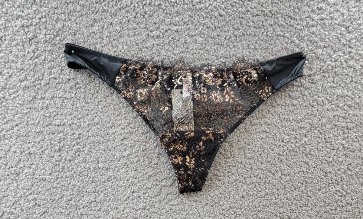 Skarlett Blue Entice Lace Thong Women’s L Black/Rose Gold Elastic Waist Pull On