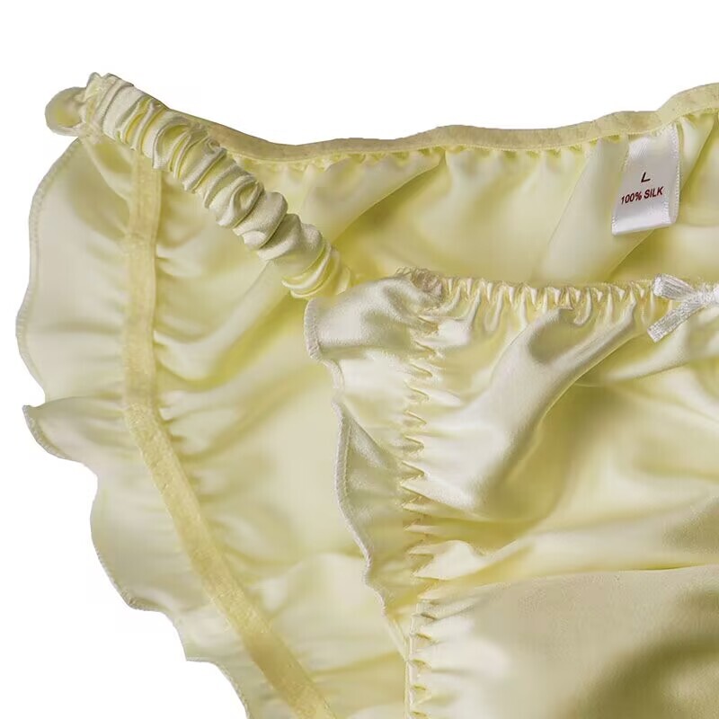 2 Pairs Women’s Silk Underwear Thin Edges Ruffled Triangular Bikinis Knickers