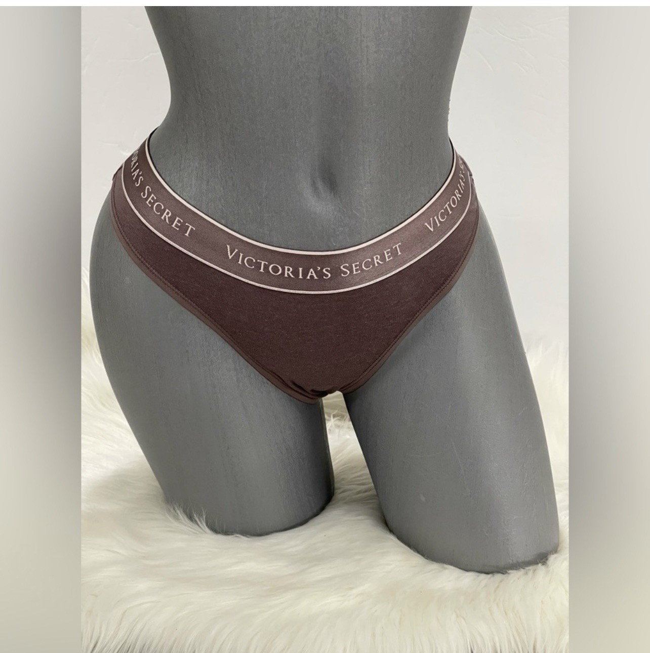 VICTORIAS SECRET COTTON THONG PANTY UNDERWEAR LOGO. NWT