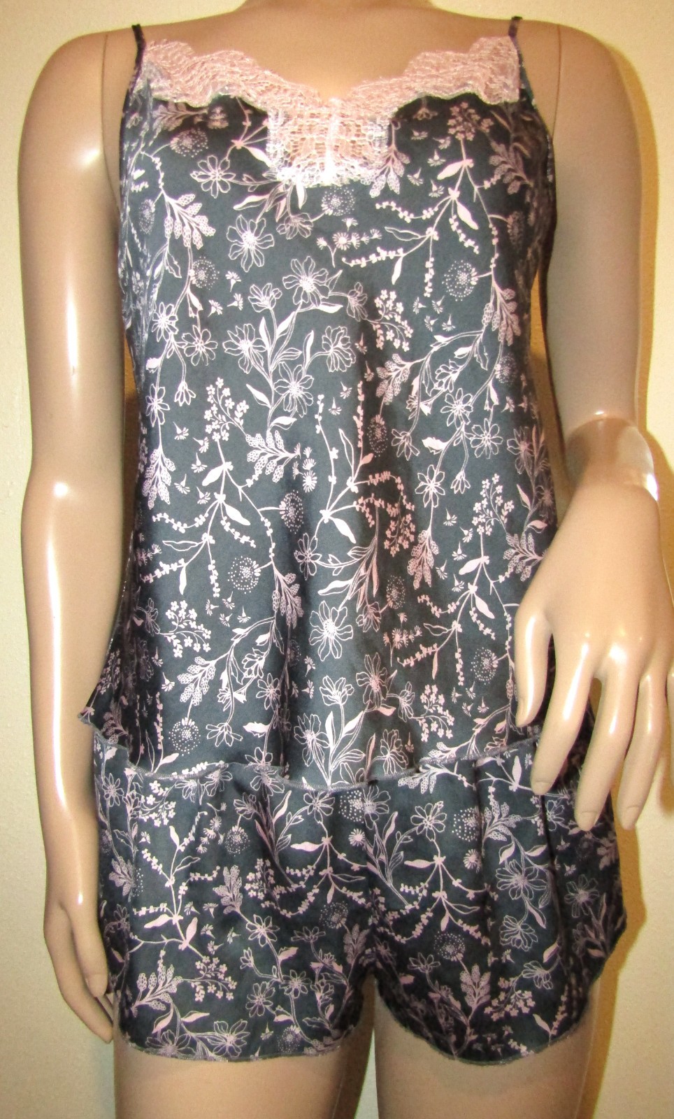 Victoria’s Secret Size M Satin Cami & Shorts Lingerie Sleep Set Grey Pink