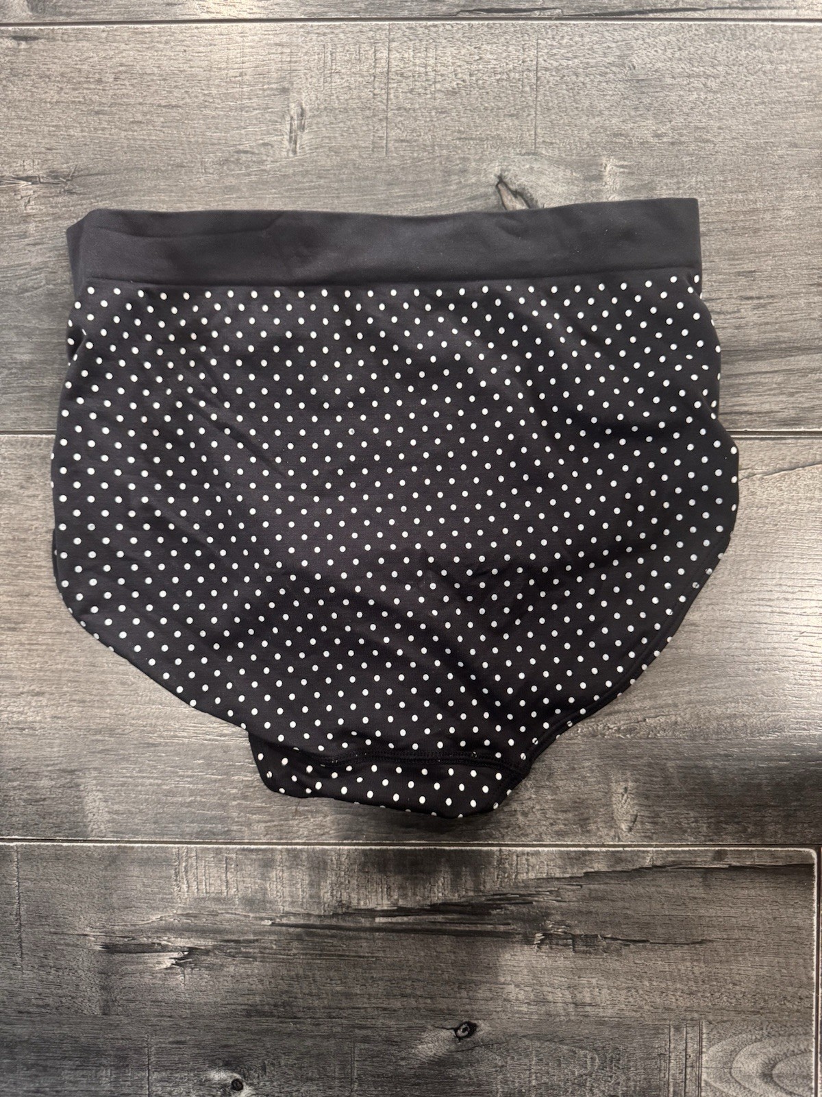 Bali ‘One Smooth U’ Brief Panties 2361 Black with polka dots L/7