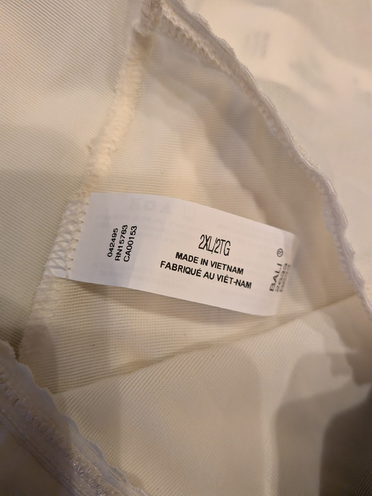 2 NWT Bali Women’s Skimp Skamp Stretch Fit Full Seat Briefs Light Yellow 2XL/ 9