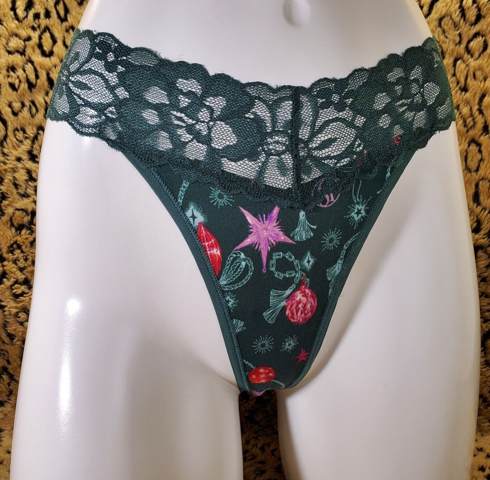 Victoria’s Secret Dark Green Jewels & Bling Floral Lace Thong Panty L NWT Sexy