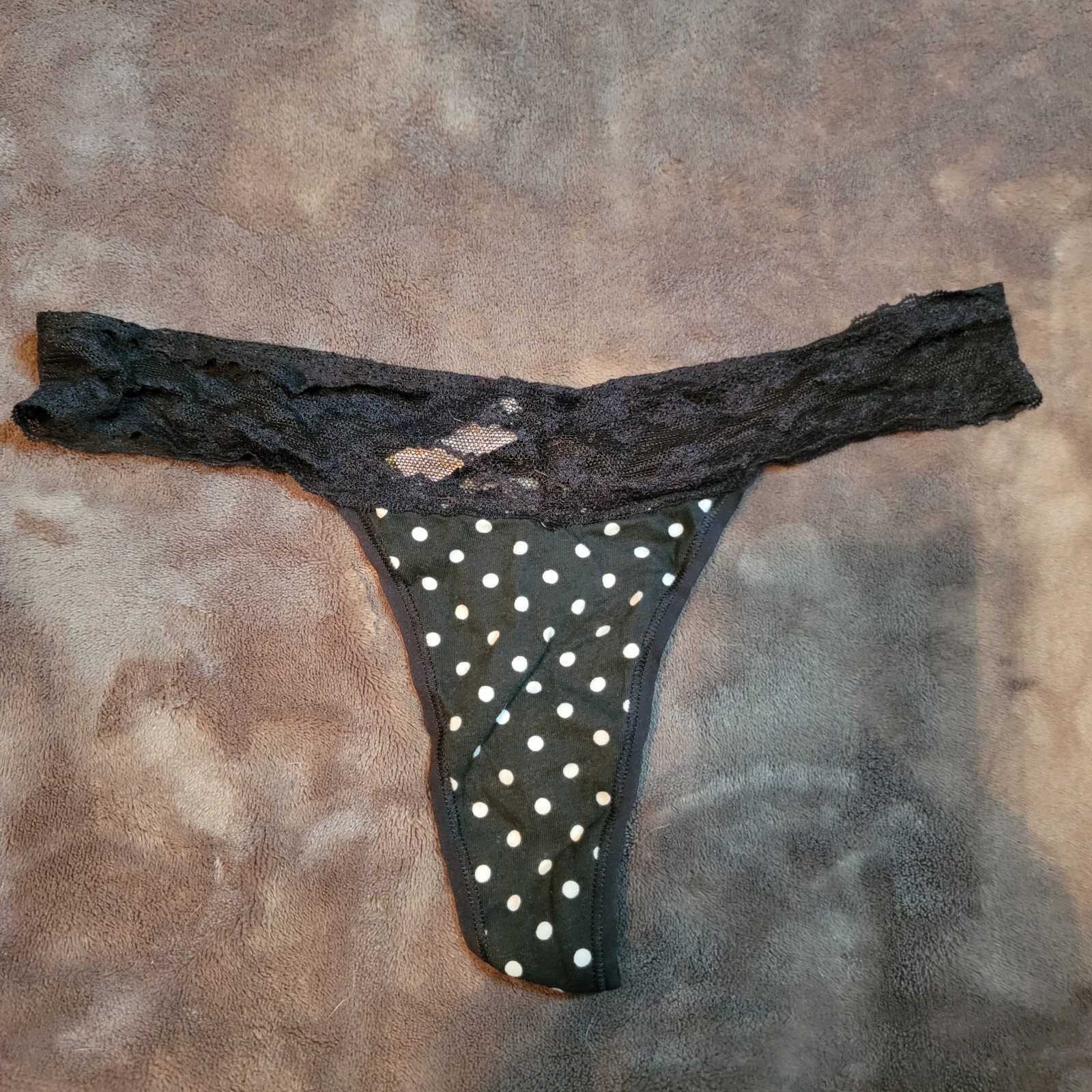Victoria’s Secret Sexy Lace Vintage Thong Medium Black with White Polka Dots