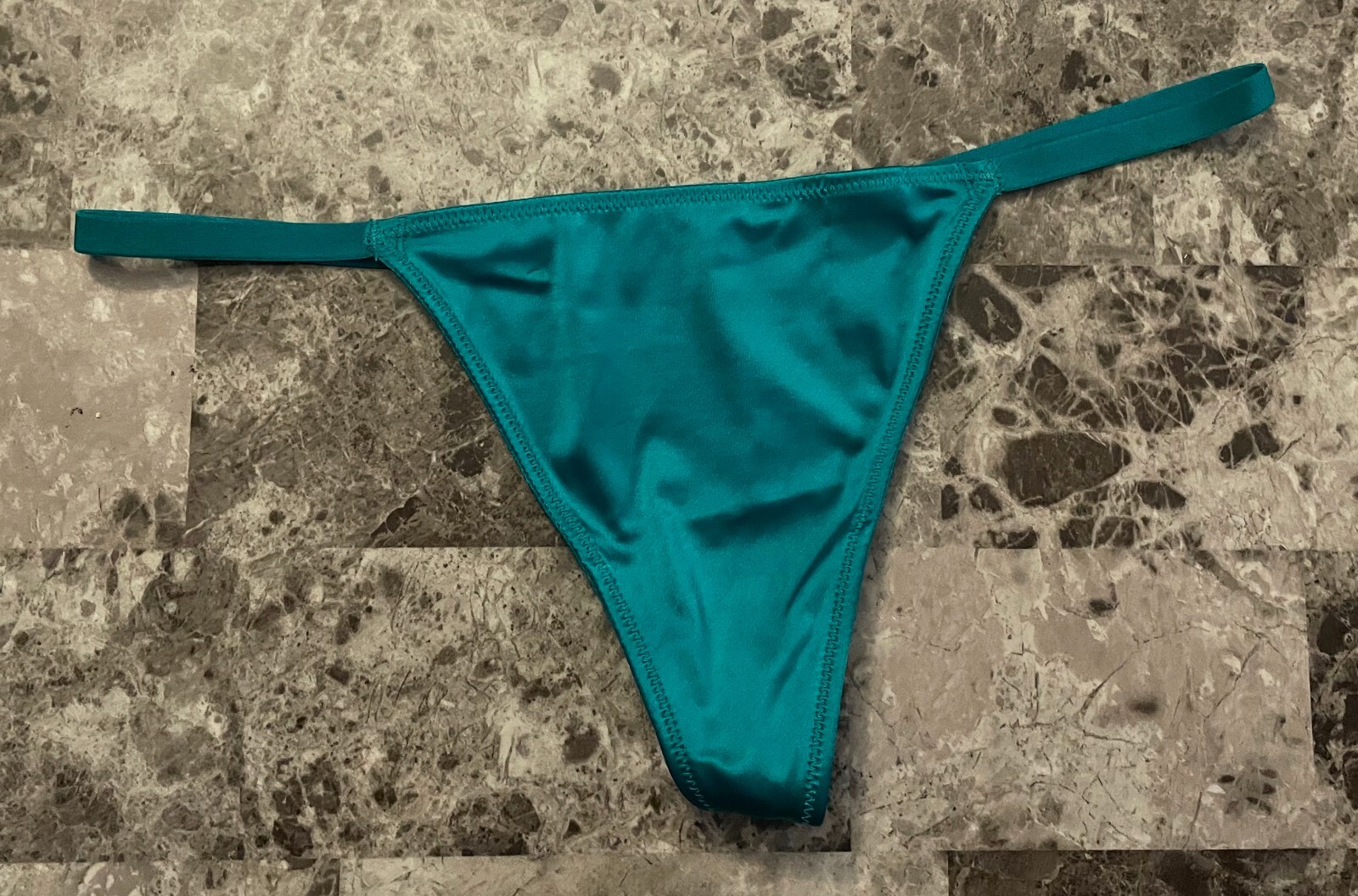 NWOT VICTORIA’S SECRET SMALL SATIN SMOOTH JADE GREEN RARE V STRING PANTIES