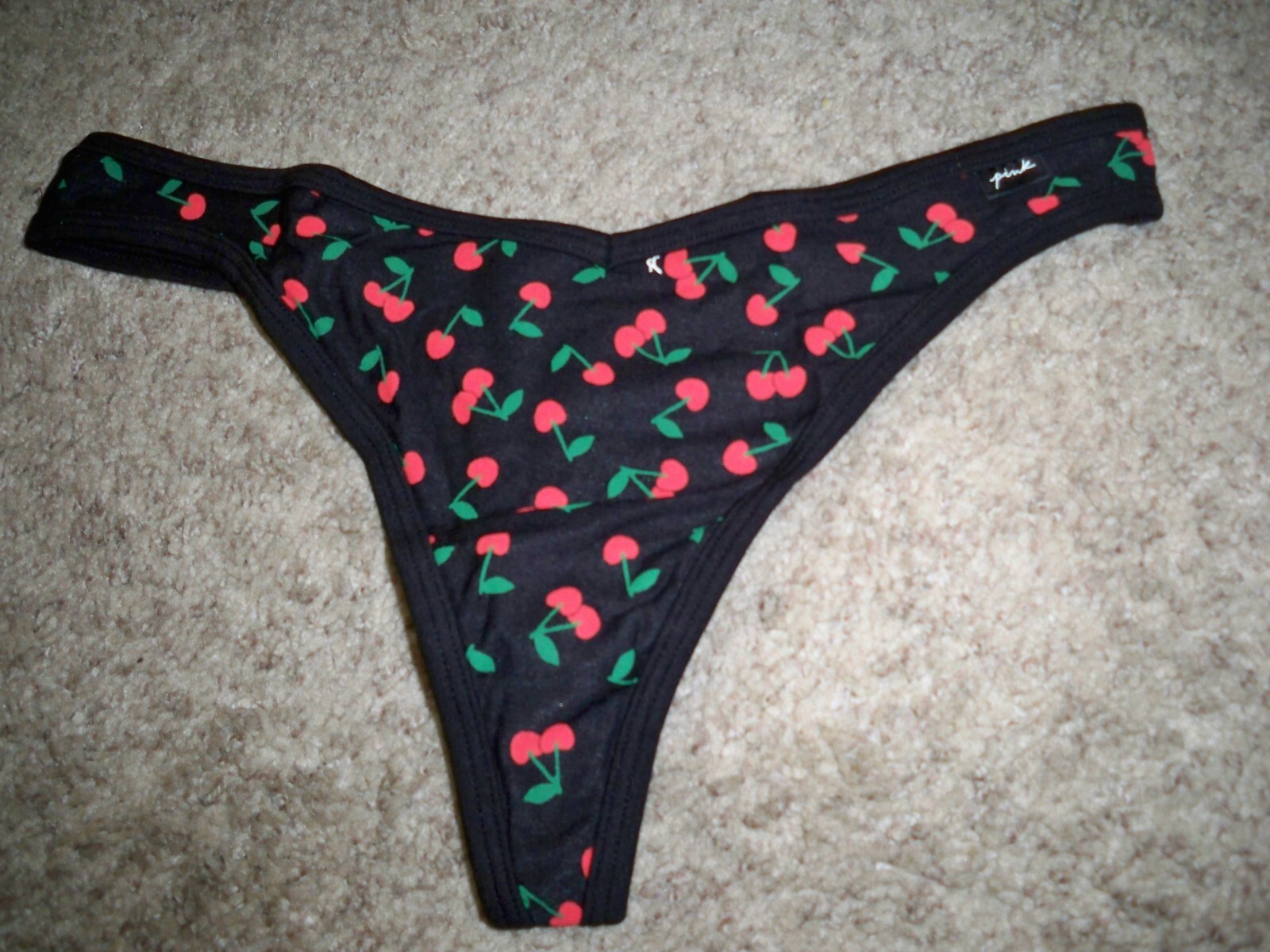 VICTORIAS SECRET THONG BLACK WITH CHERRIES LARGE NEW