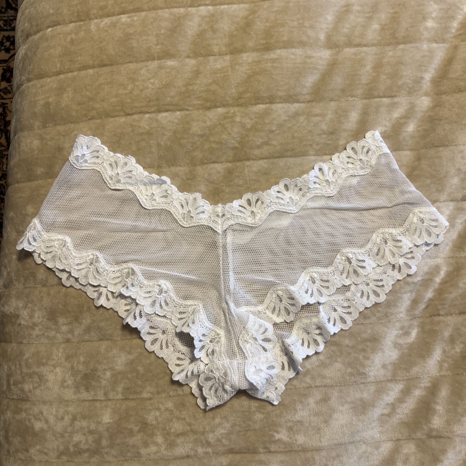 NWOT ~ Honeydew Intimates Bikini Panties: White with white lace trim: Size L