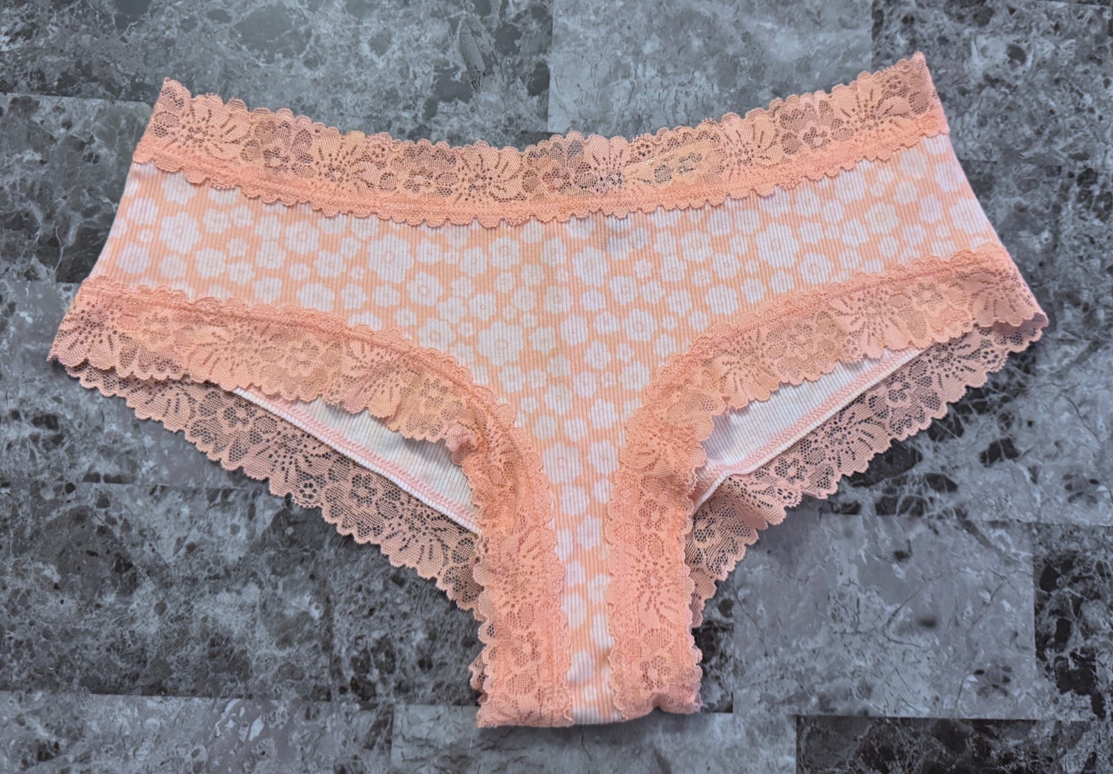 NWT VICTORIA’S SECRET PINK CORAL WHITE FLORAL RIBBED KNIT LACE CHEEKY PANTIES