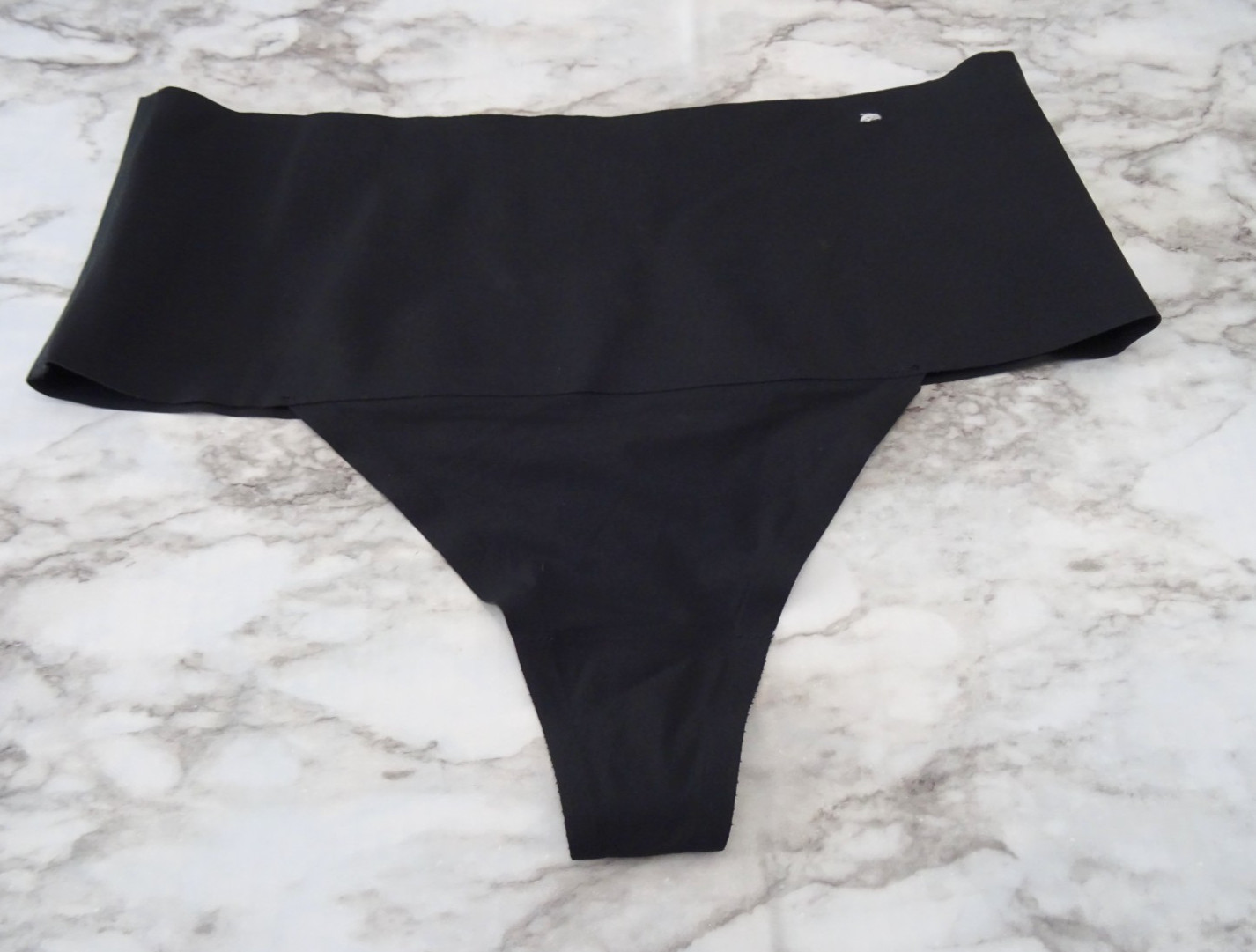 Spanx 0115# Supersmooth Undie Tectable Thong 1-Pack Panties US Size L