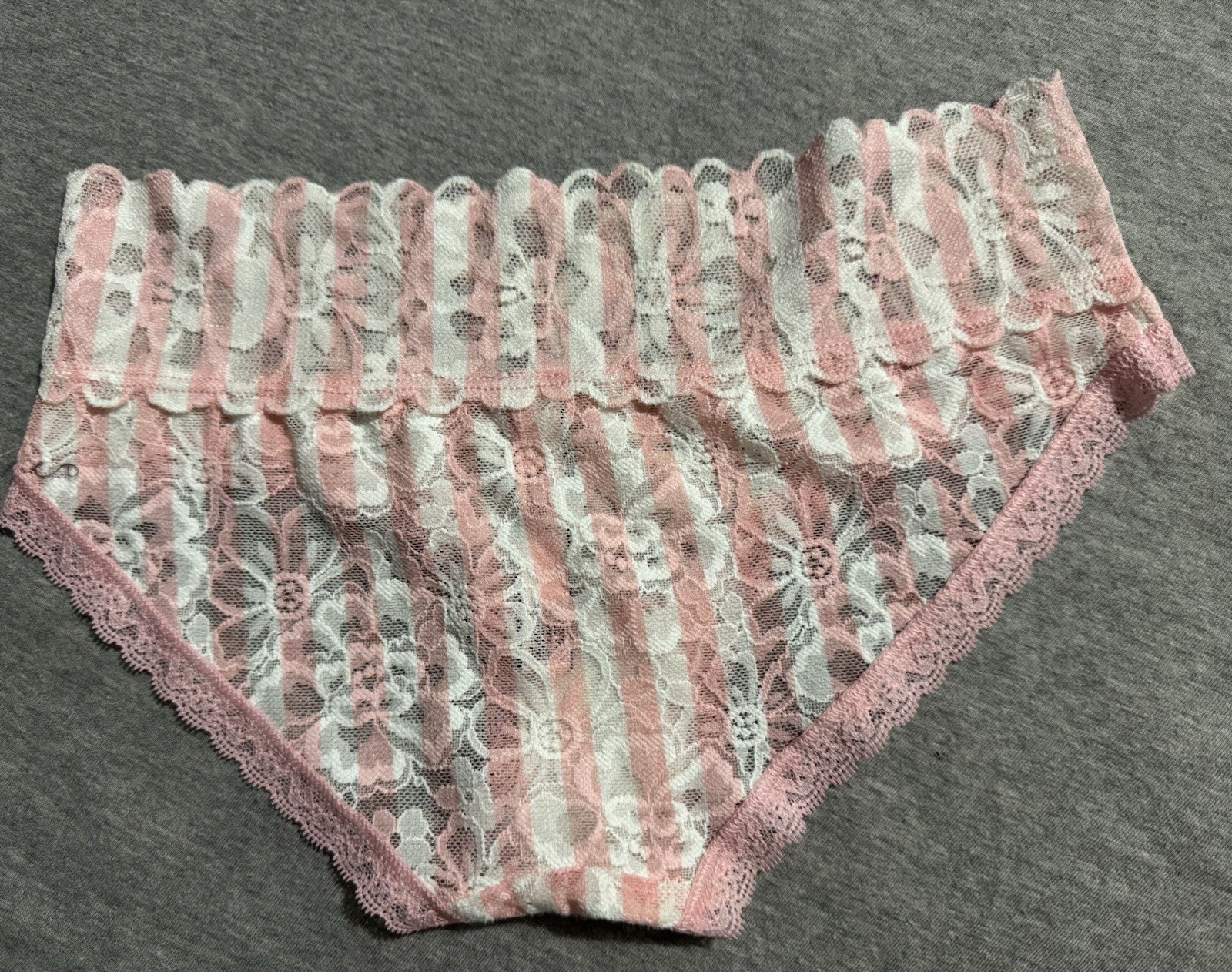 Victoria’s Secret Hipster Lace Panties Floral Pink/White XS Stretch Lined