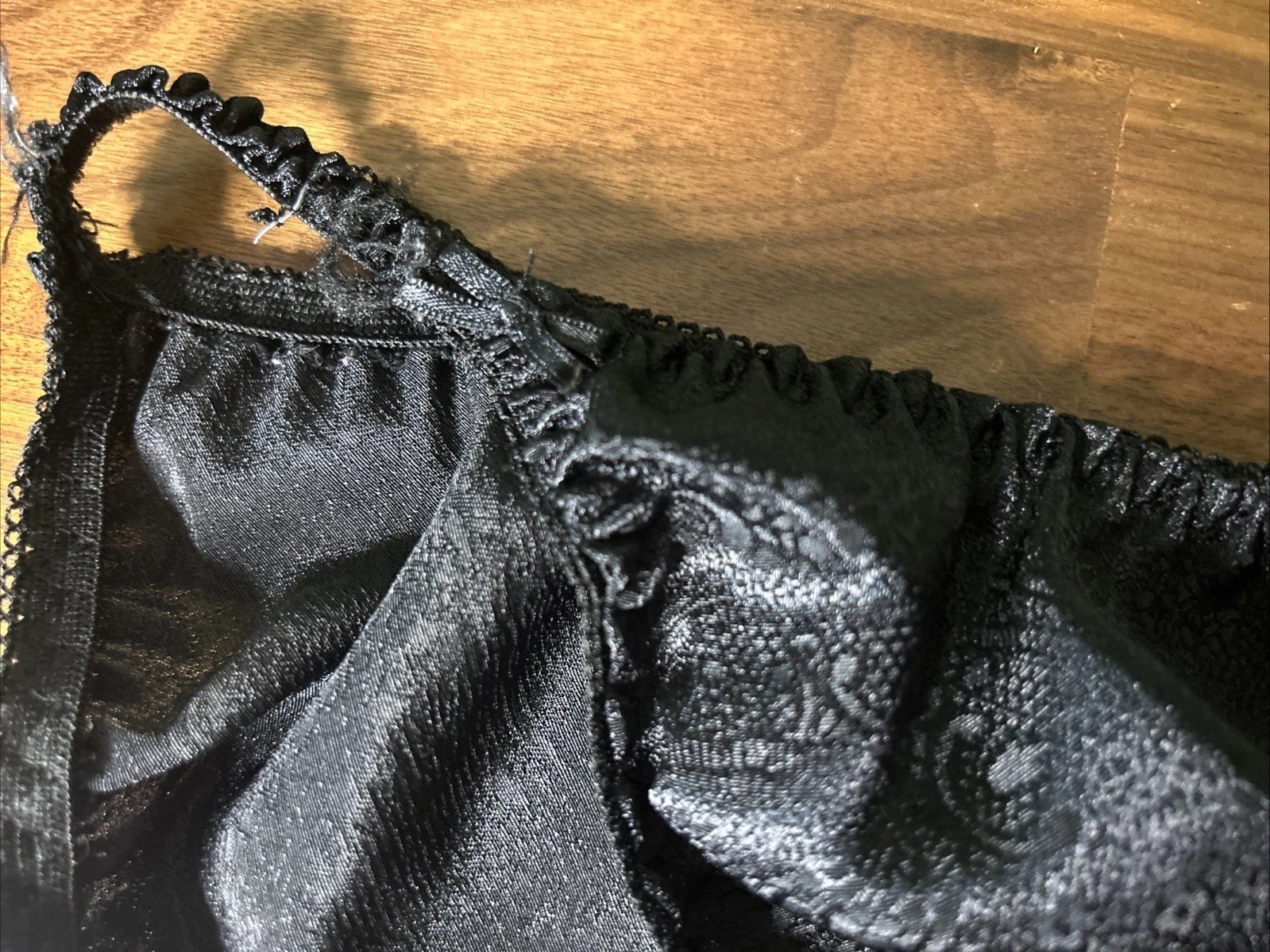 Vtg Delicates SATIN STRING BIKINI PANTIES Sz M Second Skin Bows Shiny Silky