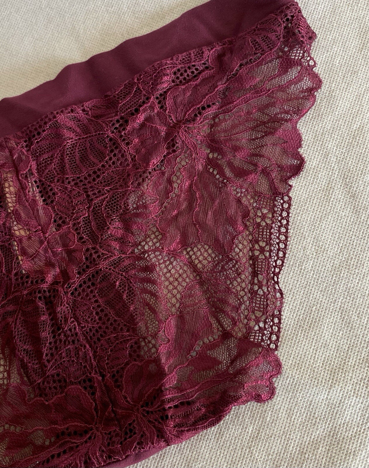 VICTORIA’S SECRET Size M Deep Plum Floral Lace Bikini Panties NWT