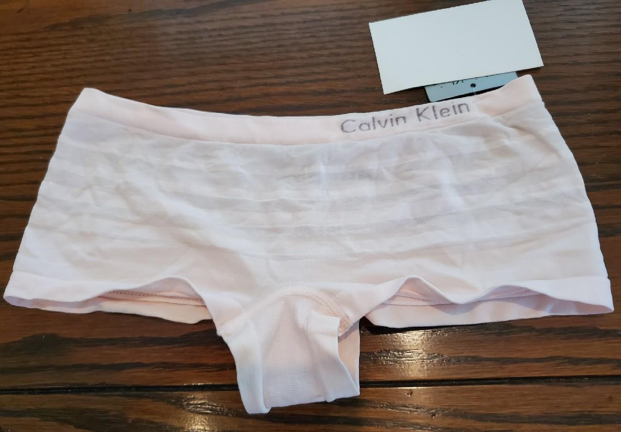 NWT CALVIN KLEIN NYLON LYCRA SEAMLESS BOYSHORT HIPSTER PANTIES D3421 5FT S