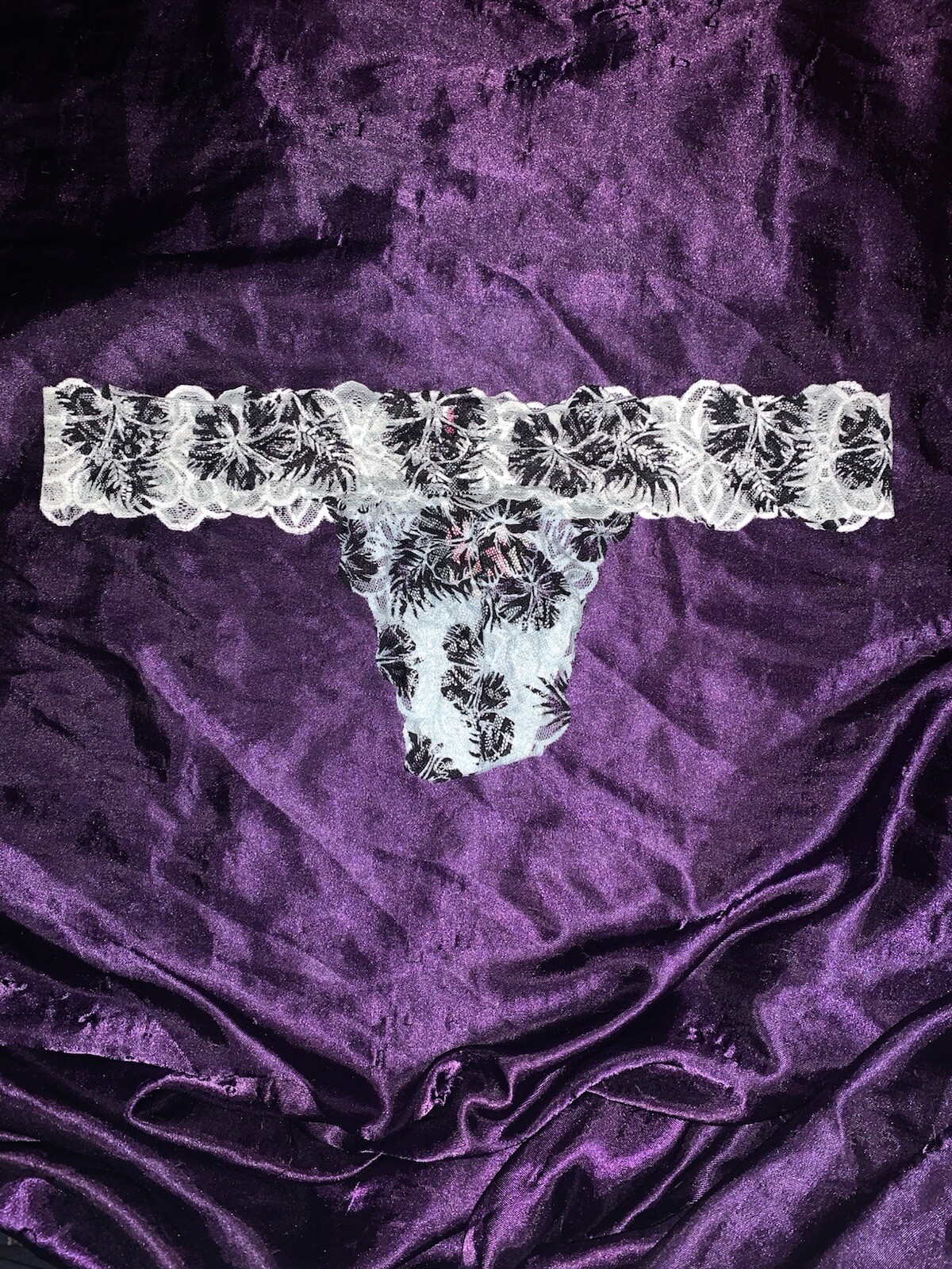 Victoria’s Secret Floral Lace Back Detail Thong Panties – Size L