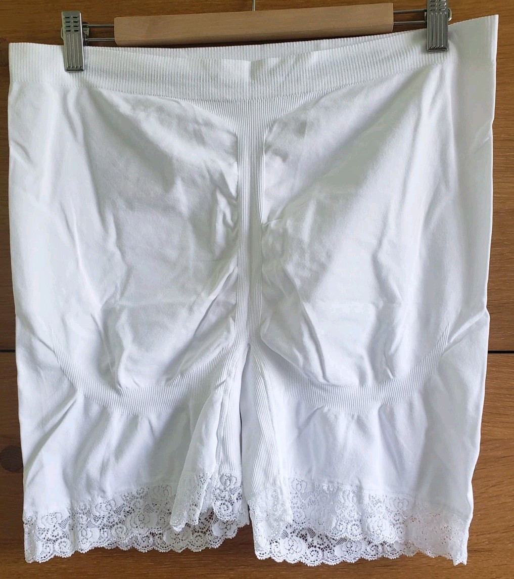The Big Bloomers Company White Lace Edged Slip Shorts – 30-36+ – NEW