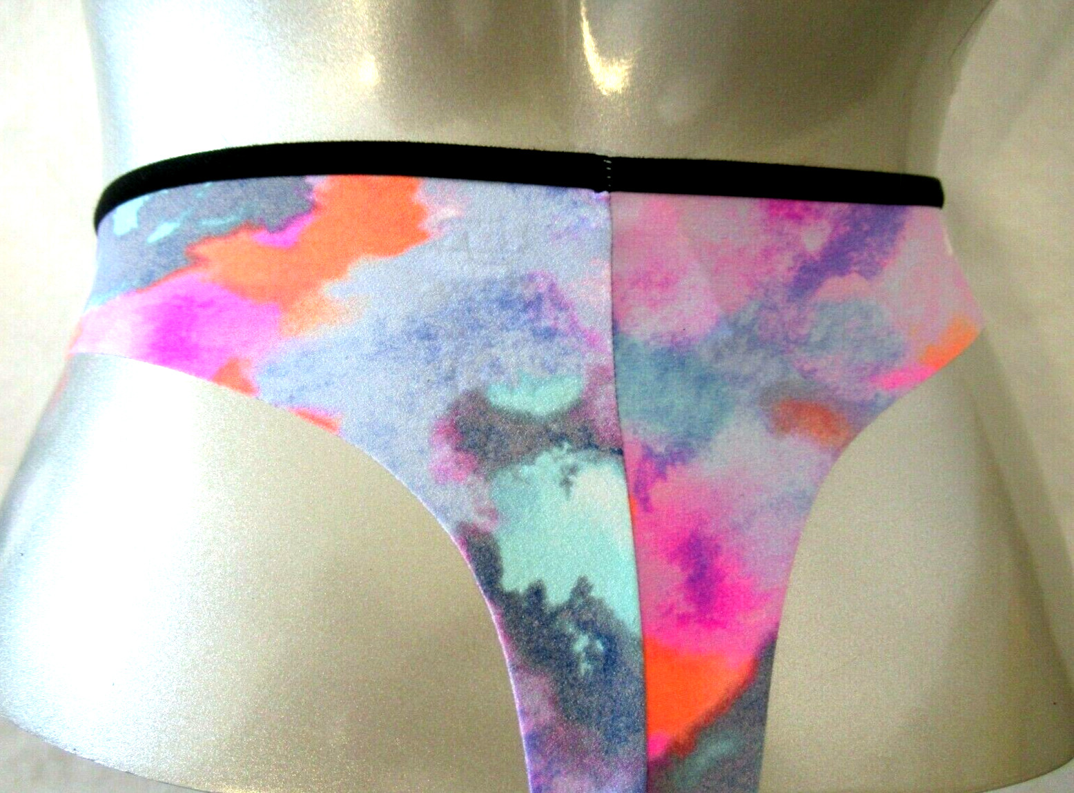 VICTORIAS SECRET PINK MULTI-COLOR NO SHOW SEAMLESS THONG PANTY S