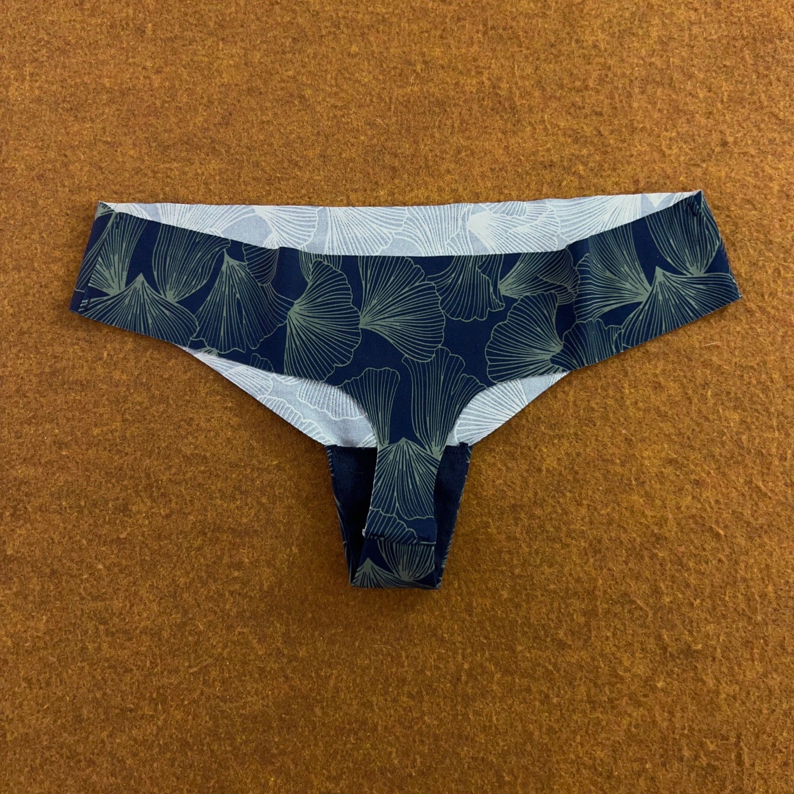 Auden Womens XS Multi Laser Cut Seamless Thong Panty 3 Pack New