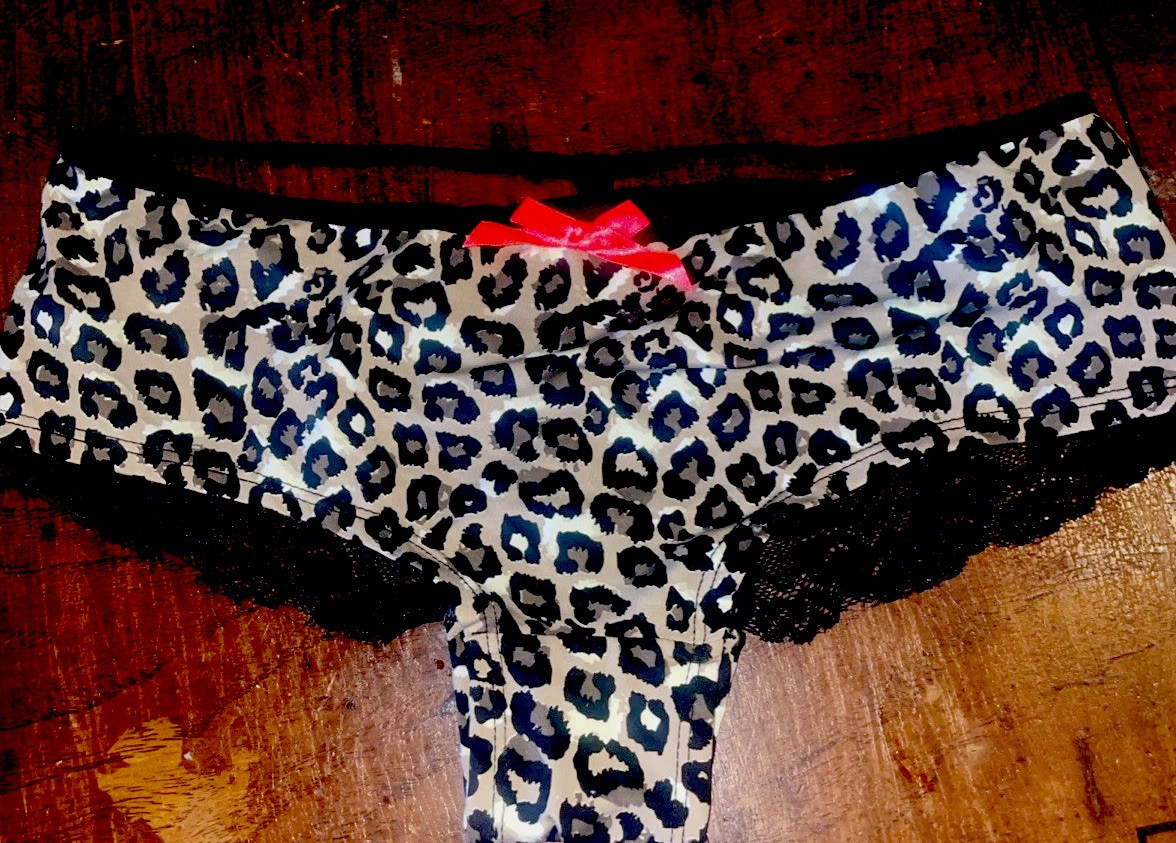 Shiny Leopard Print And Pantie With Sexy Back