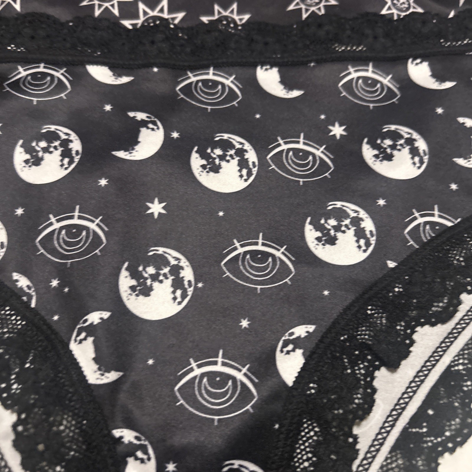 Morvia 3pk lace trim goth Emo panties L skulls stars Planets & Skulls Lingerie