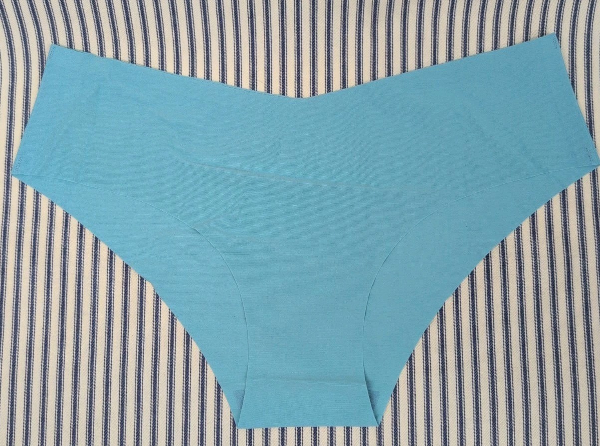 New Without Tags Women’s Seamless Hipster V Cut Cheeky No Show 5PK Size Small