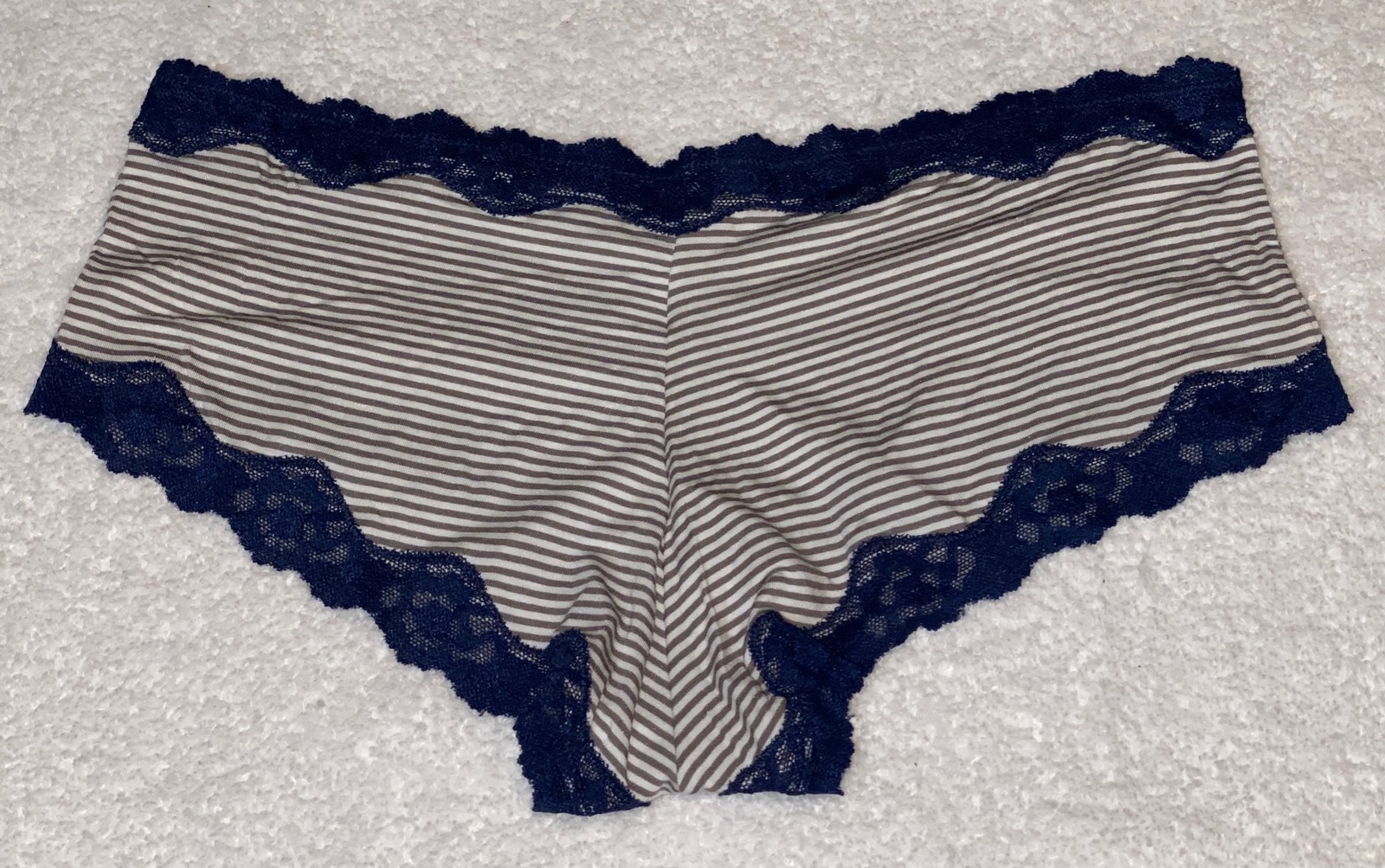 MAIDENFORM Scalloped Lace Trim Grey White Navy Hipster Panty Womens S 5 M 6 L 7