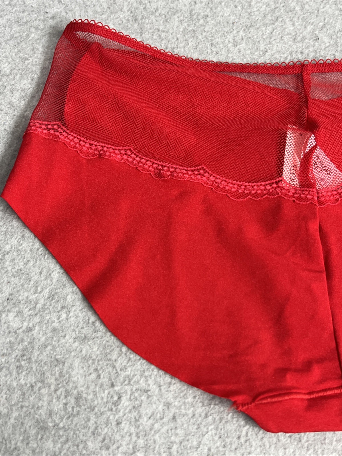 Victoria’s Secret Seamless Cheeky Hip Hugger Panties Lace Red Size M NWT