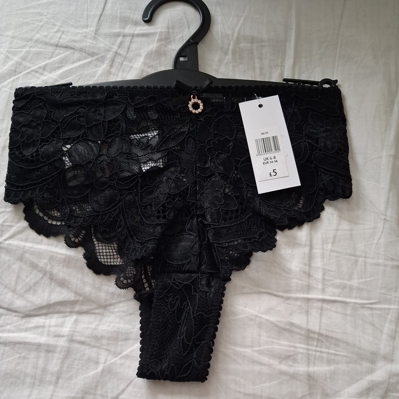 Peacocks Black Brazillian lace Knickers. Size 6-8