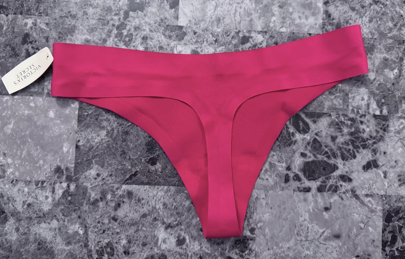 NWT VICTORIA’S SECRET SMALL PINK SMOOTH THICK VINTAGE RARE THONG PANTIES